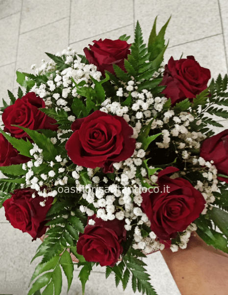 Bouquet 9 rose rosse extra e decorazioni