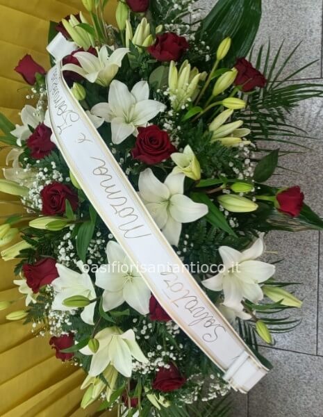 Cuscino funebre lilium rose e gisofila